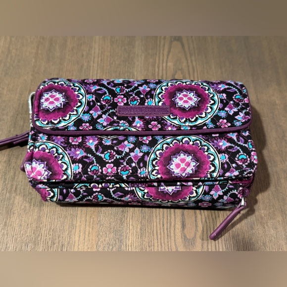 Vera Bradley Purple Floral Patterned Tri Fold Zippered Wallet : Clean - Picture 2 of 12